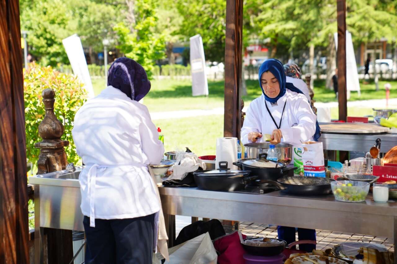 Konya'nın en lezzetli sofraları yarıştı! Şampiyon büyük ödülü kaptı 14